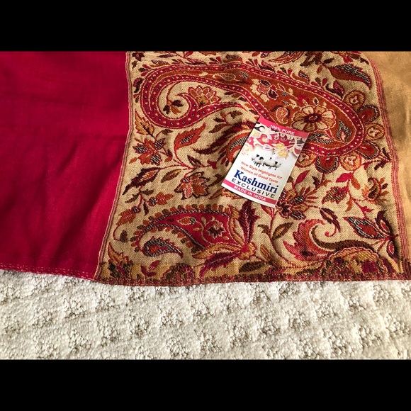 NWT, Cottage time , Kashmiri scarf - Picture 2 of 3